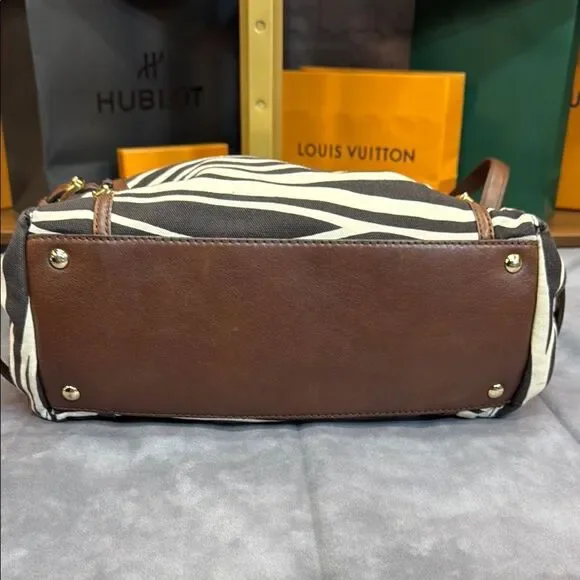 Michael Kors Bag - Picture 4 of 9